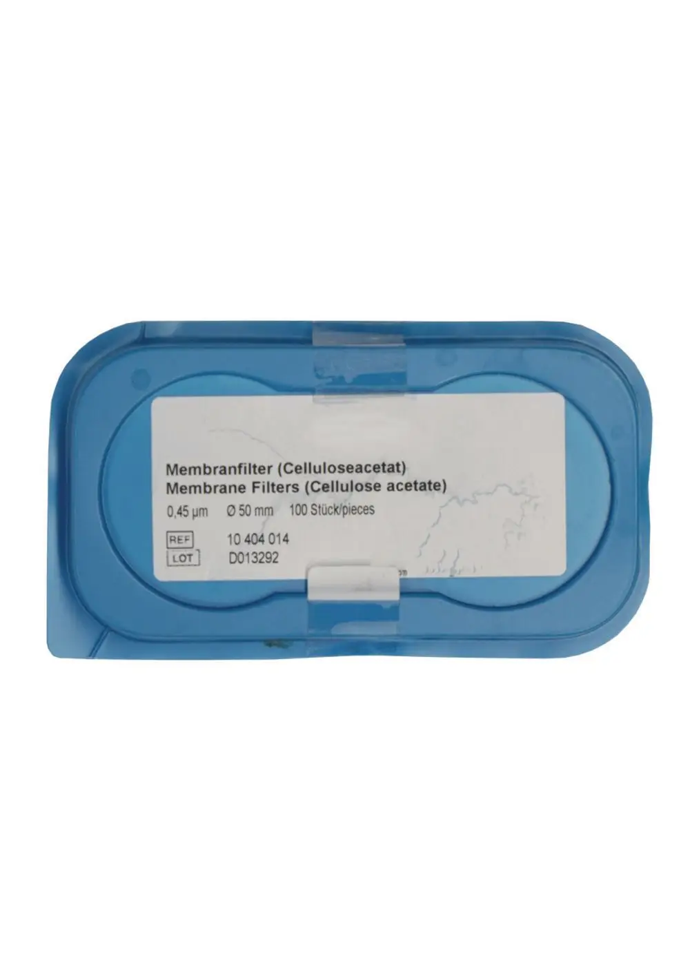 Transparente Verpackung mit Celluloseacetat-Membranfiltern für Anwendungen von Judo, gekennzeichnet mit Referenznummer und Stückzahl, auf einem blauen Hintergrund.